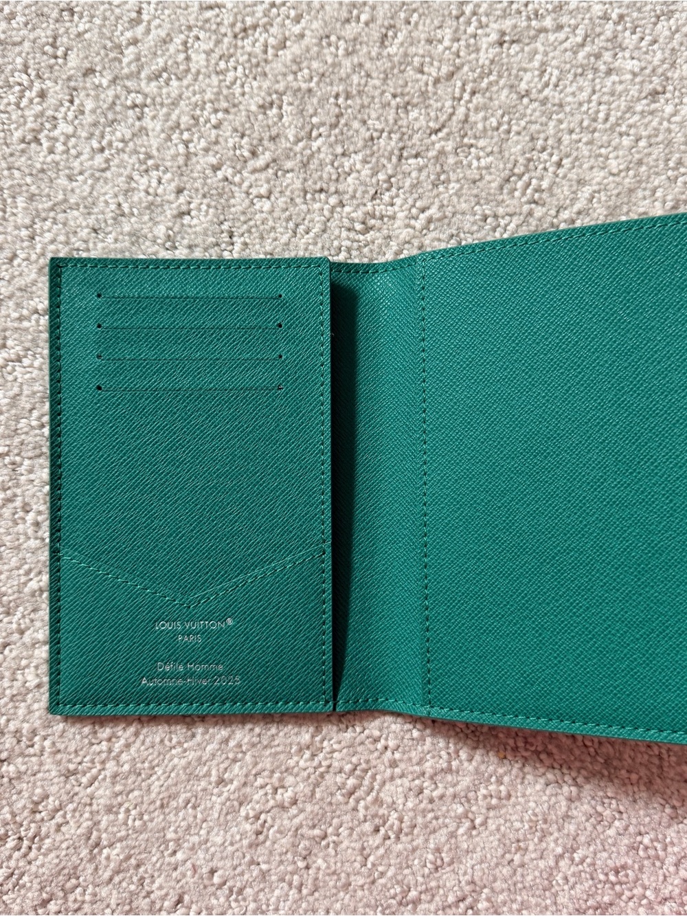 Louis Vuitton Green Passport Cover with Train & Cherry Blossom Motif - Picture 2 of 4